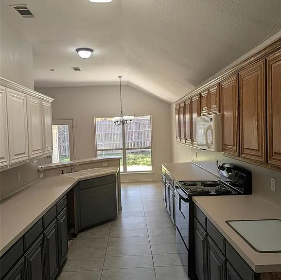 8541 Western Meadows Dr — Photo 12