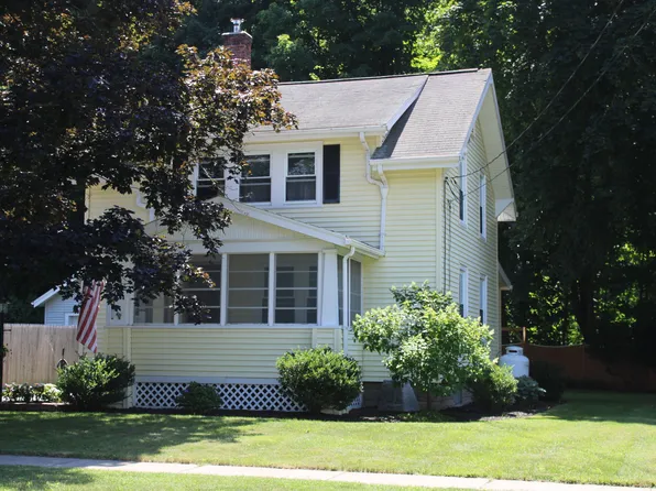 4 Oak Street, Enfield, CT 06082