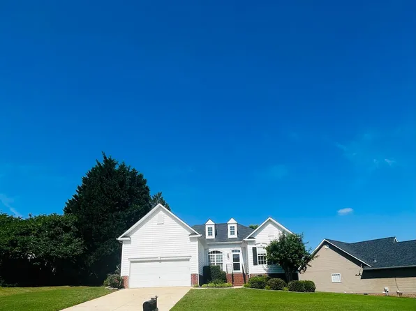 711 Dutchman Ct, Greer, SC 29651