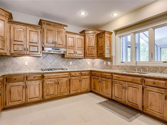 5th image of 14475 NW 63rd St