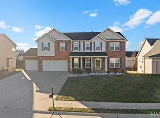 2728 Lauren Lake Dr, Shiloh, IL 62221