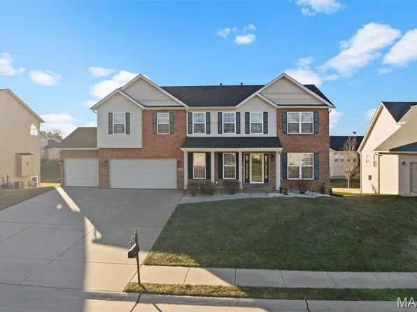 2728 Lauren Lake Dr, Shiloh, IL 62221