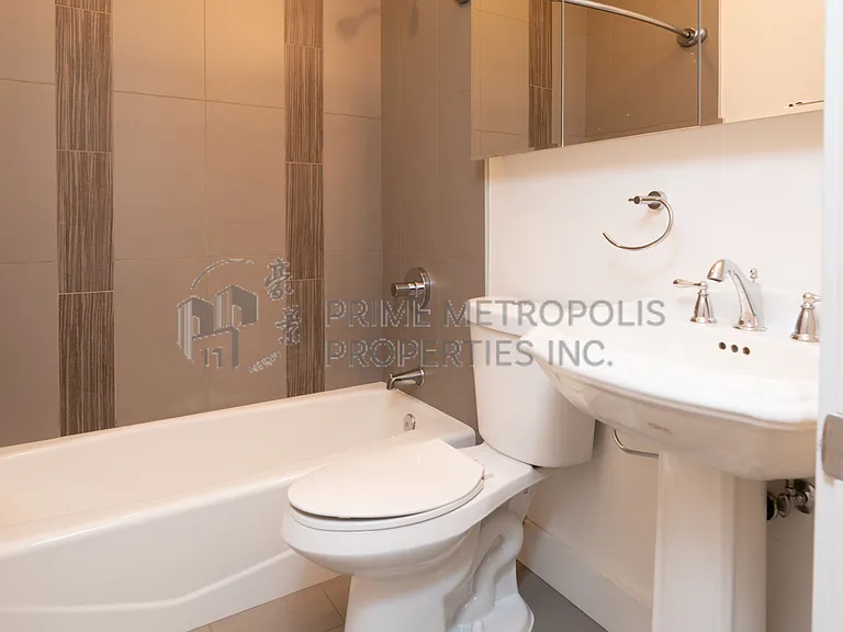 220 23rd Ave E #100 — Photo 10