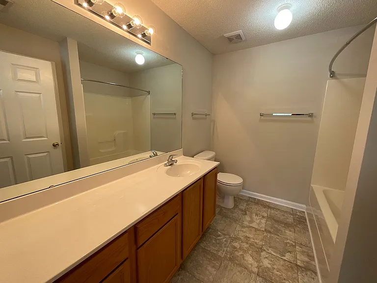 Meridian Park Apartments — Photo 184