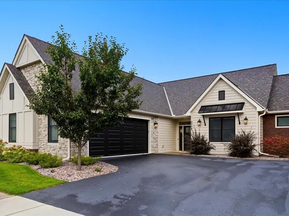 2306 Simply Living Ln, Hudson, WI 54016
