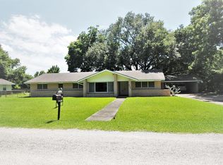 804 Merry Ln, Wharton, TX 77488