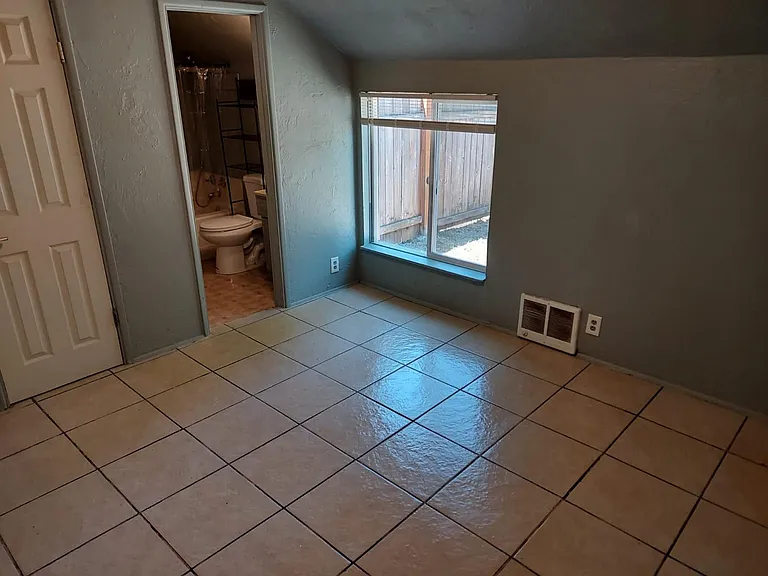 143 E Milton St — Photo 10