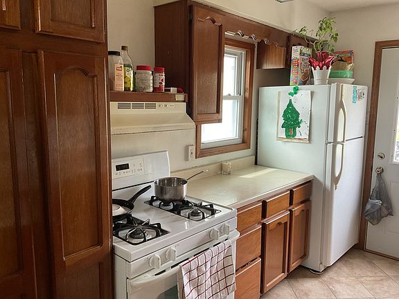 5th image of 751 Navajo Dr