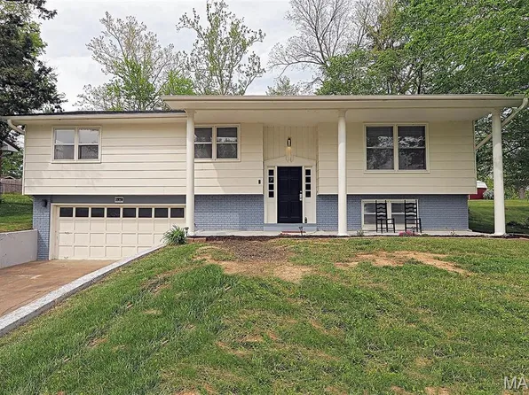 1920 Weissinger Ln E, Cape Girardeau, MO 63701