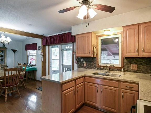 5th image of 1119 Selby Ave