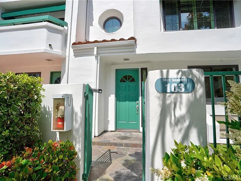 7401 Seabluff Dr #103 — Photo 1