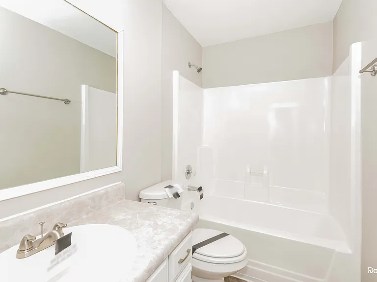 514 Freedom Ct — Photo 8