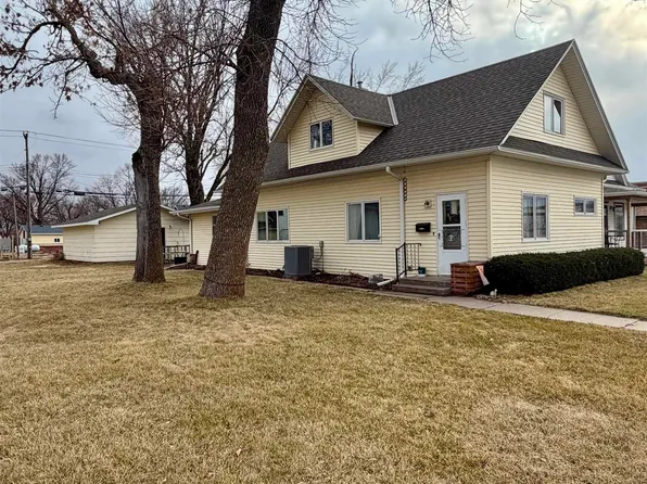 221 E Main St, Bruning, NE 68322