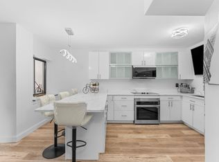 300 Lynn Shore Dr APT 210, Lynn, MA 01902