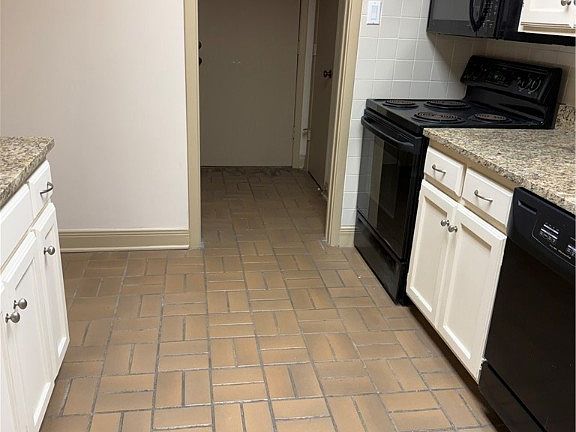 2nd image of 4350 Ocean Dr APT 303