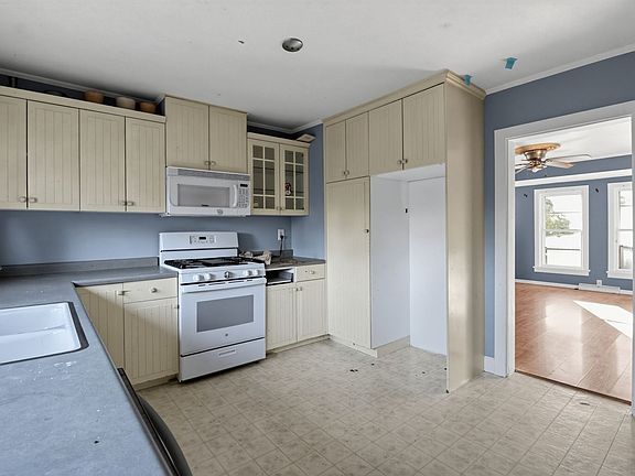 3rd image of 6414 W Hillside Rd #A