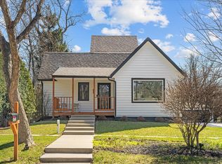 1806 Clavey Rd, Highland Park, IL 60035