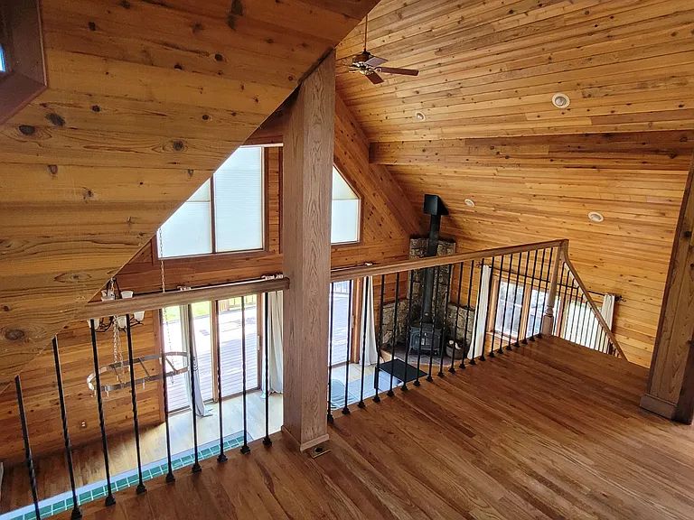 202 Blue Creek Trl — Photo 9