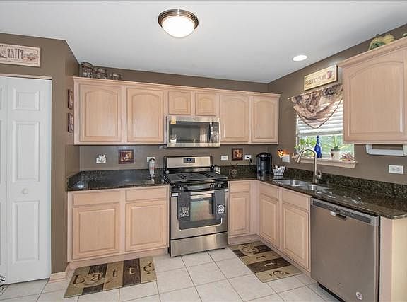 5th image of 3014 Blandford Ct