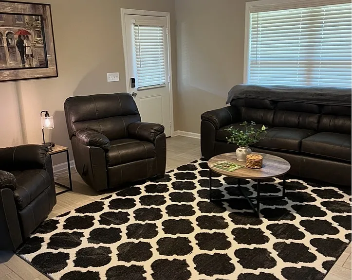 210 Oak Ct #210 — Photo 1