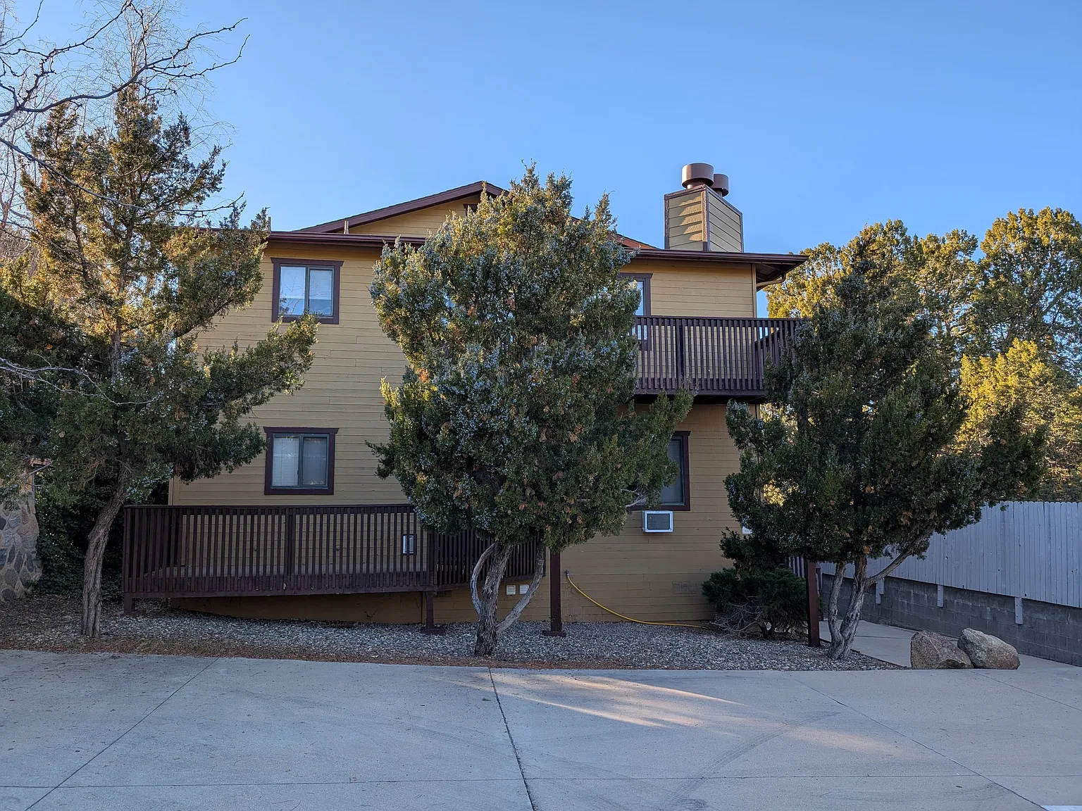 2 bed, 868 sqft, $1,600 — Photo 1