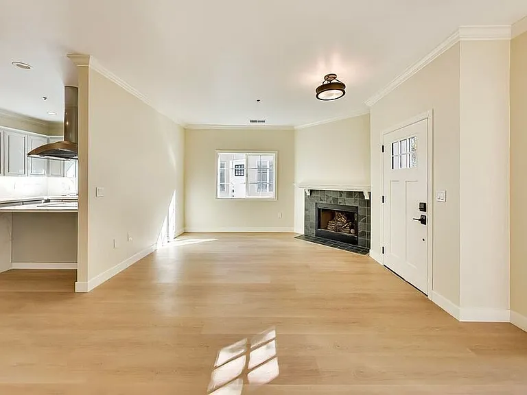 568 Glenwood Ave #1 — Photo 4