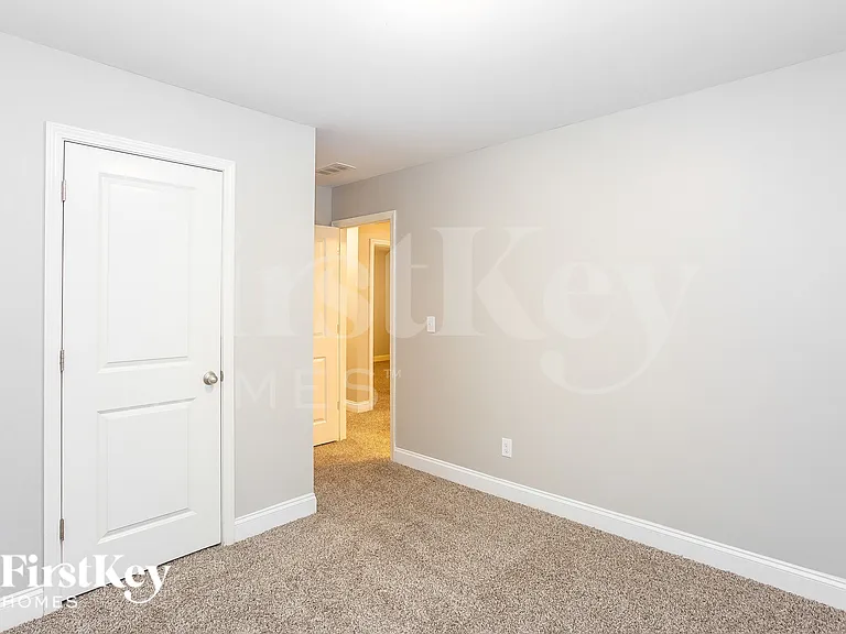 9006 Evans Woods Dr — Photo 12
