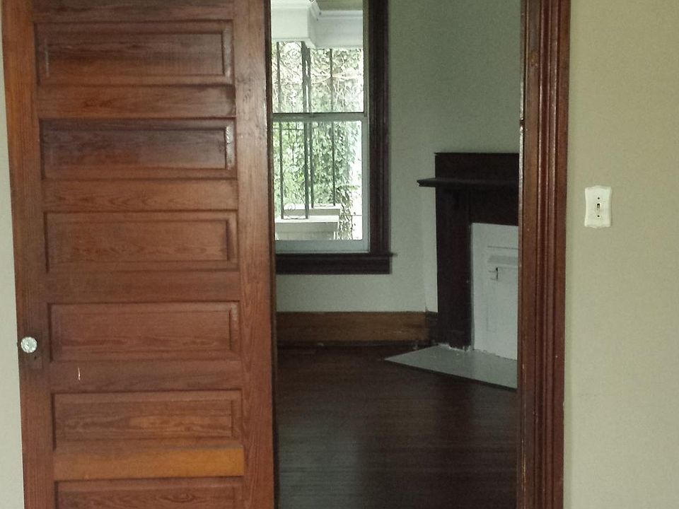 2nd image of 7525 3rd Ave S