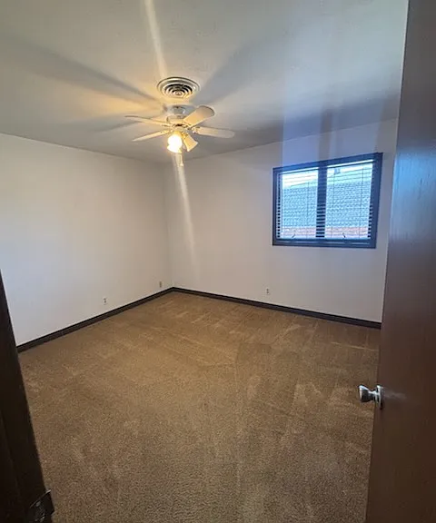 1902 Canterbury Dr — Photo 15