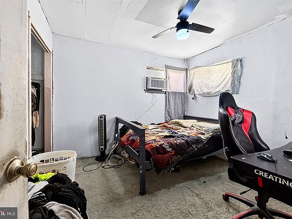 5th image of 709 Smith Ln