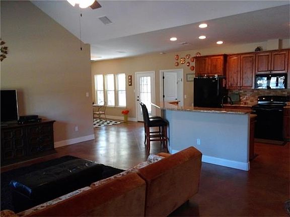 3rd image of 291 Keanahalululu Ln