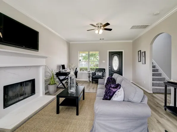 11919 Rosecroft Drive, Houston, TX 77048