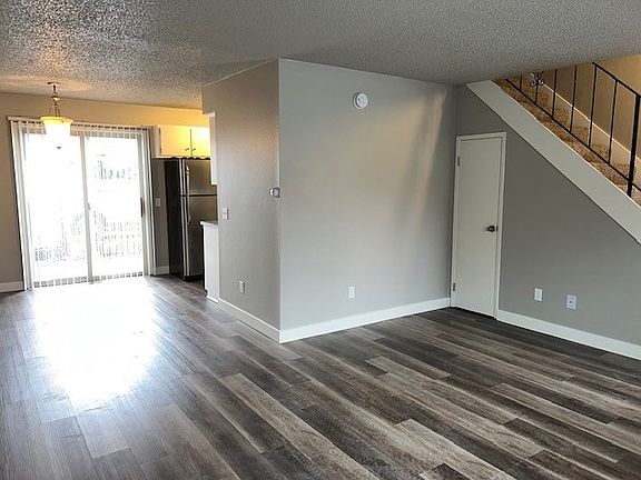 3rd image of 3437 Redwood Ave #10
