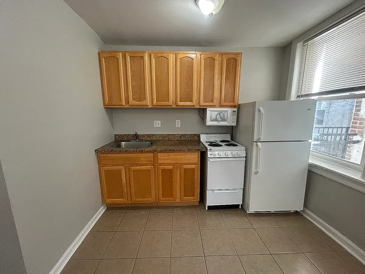 1 bed, $1,090 — Photo 4