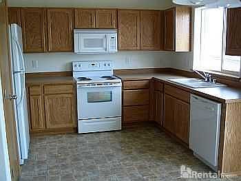 2nd image of 826 Fox Ridge Rd
