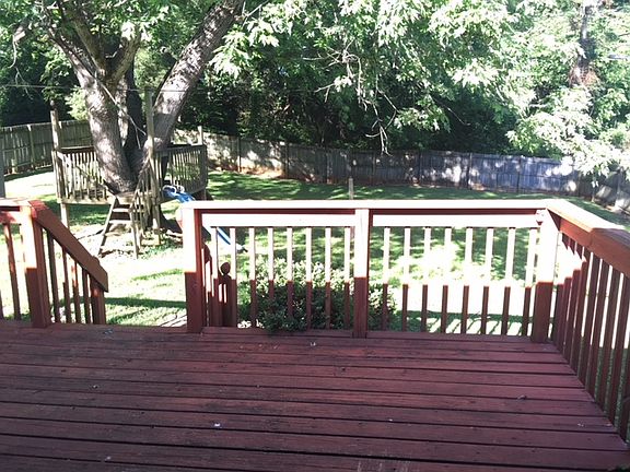 3rd image of 2906 Sarah Dr