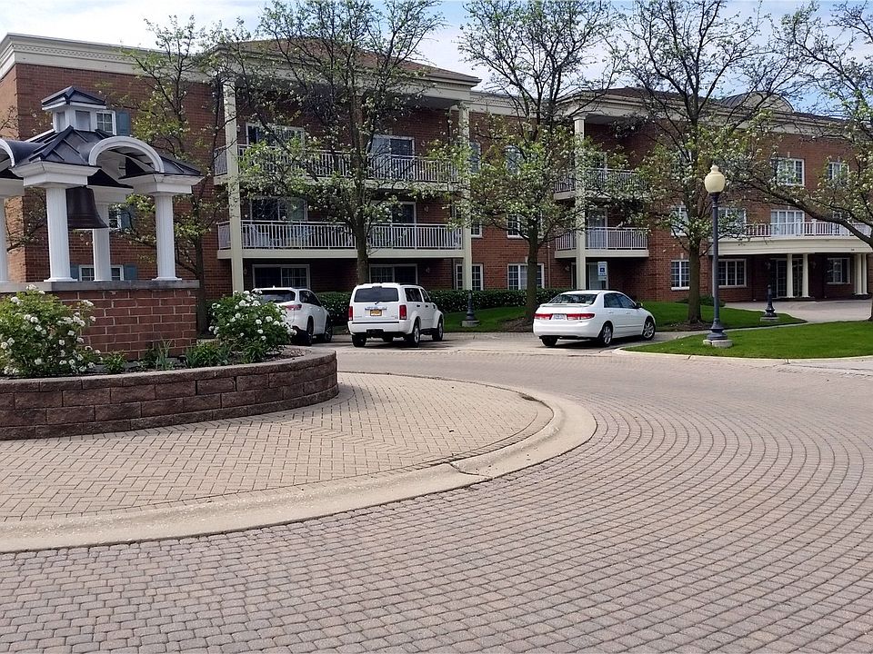 1st image of 124 Day St APT 101