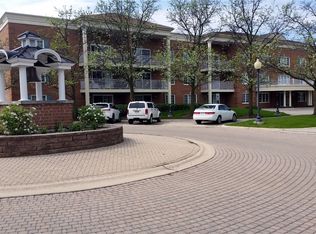 124 Day St APT 101, Bloomingdale, IL 60108