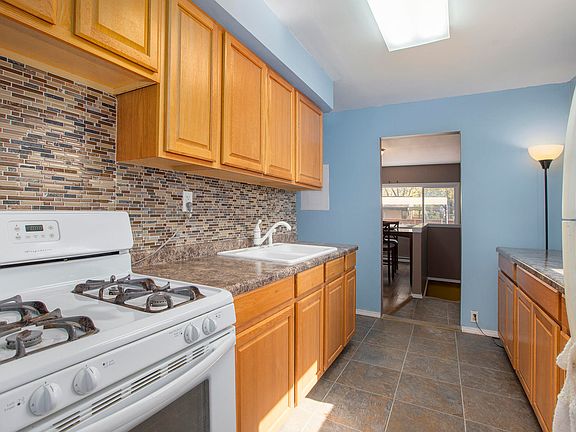 4th image of 112 Alton Ave