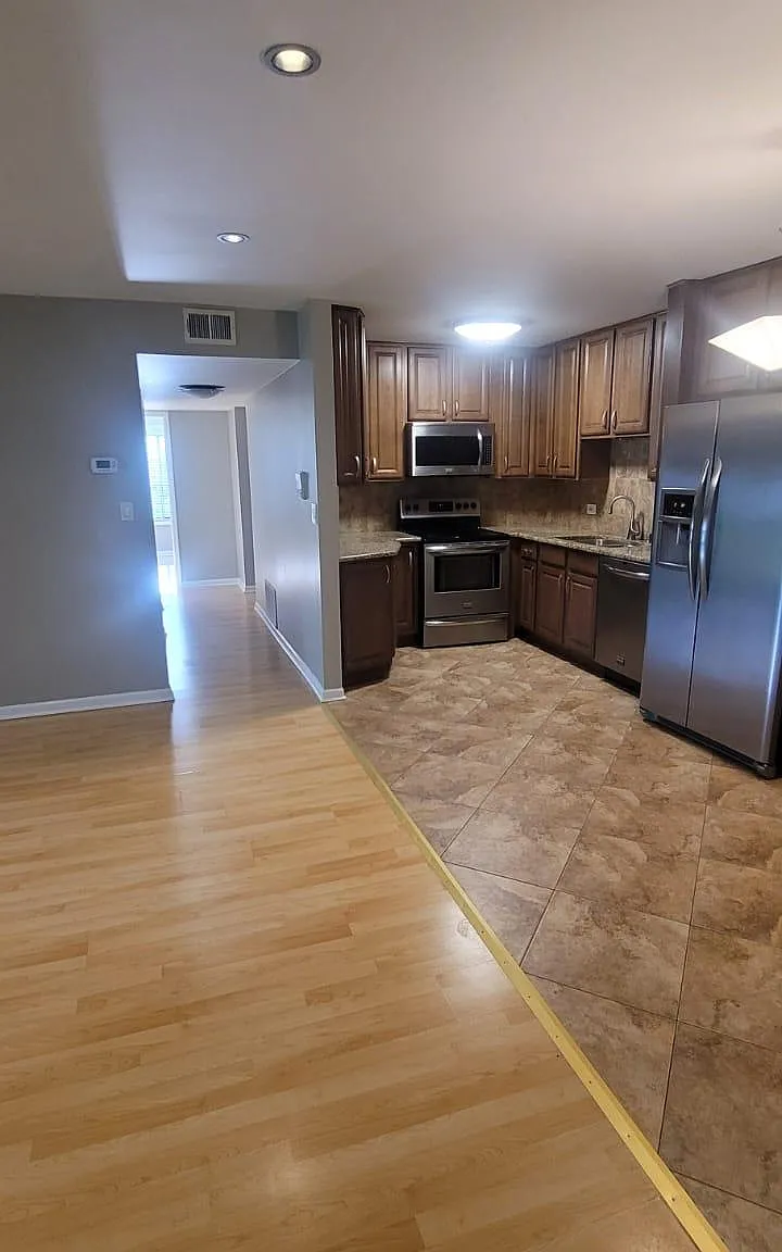 3 bed, $2,300 — Photo 4