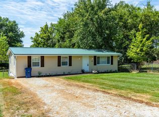 1210 Grant St, Pacific, MO 63069