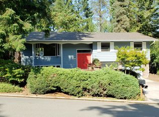 21 Churchill Downs, Lake oswego, OR 97035