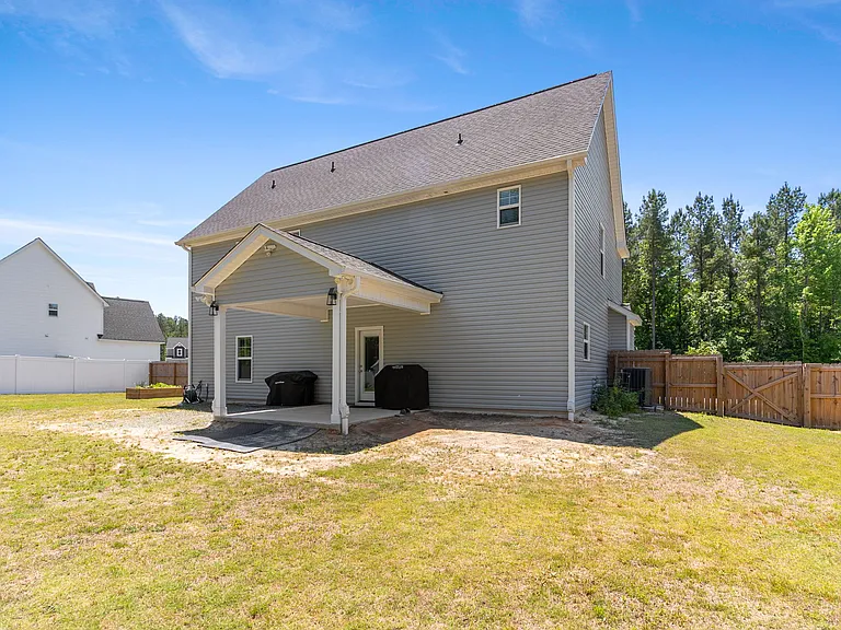 60 Melvill Ln — Photo 41