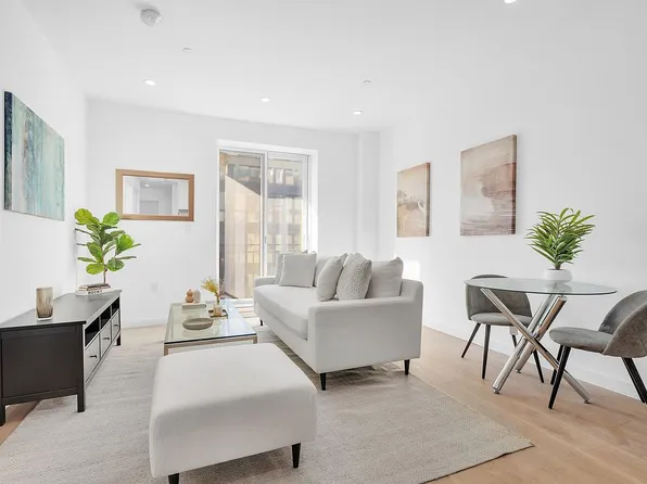 250 Manhattan Ave #2F, Brooklyn, NY 11211