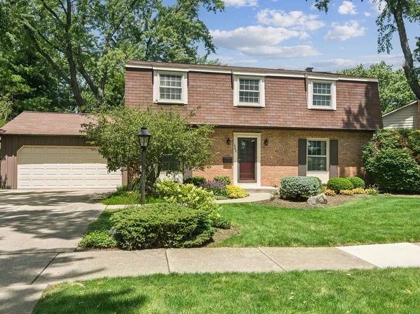 562 E Carpenter Dr, Palatine, IL 60074