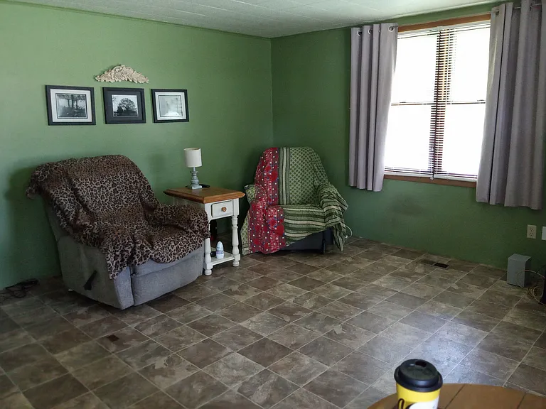 1008 N Ash St — Photo 8