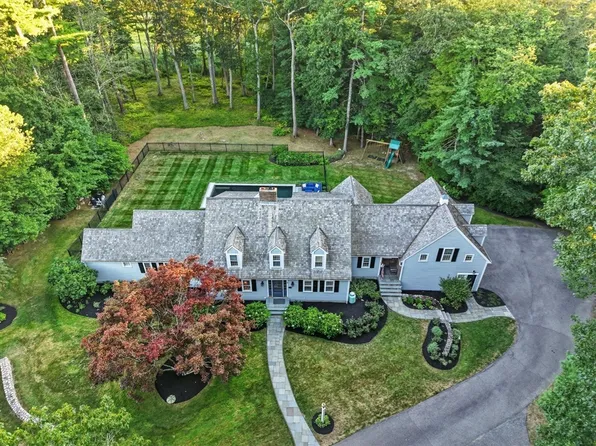 10 Arrowhead Dr, Norwell, MA 02061