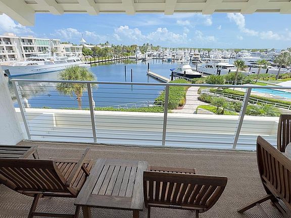 3rd image of 10 Marina Dr Unit B