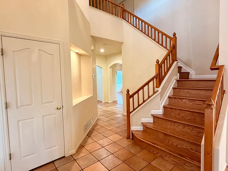 1766 Preston Dr — Photo 3