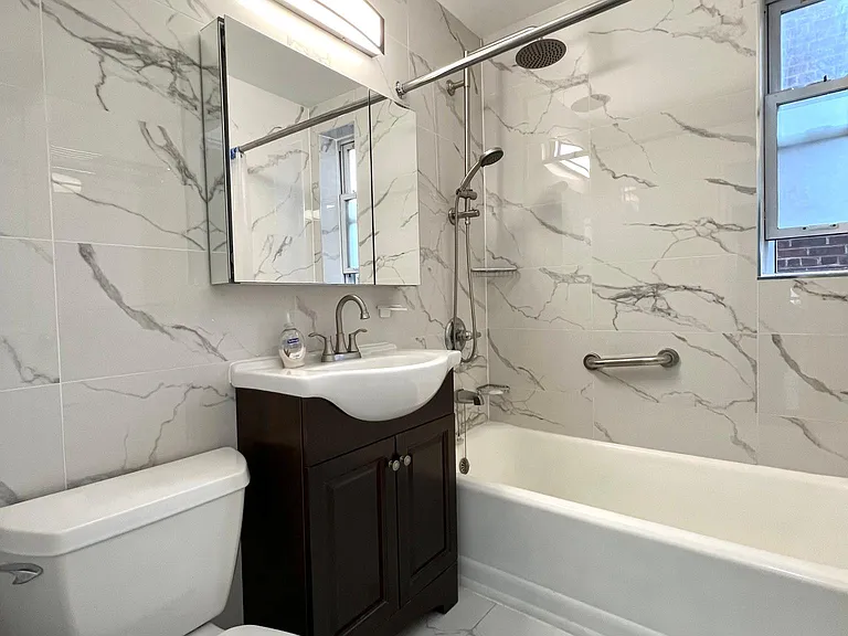 70 Strawberry Hill Ave #3-2F — Photo 8